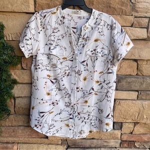 Soteer white floral print lightweight short sleeve top Like New Large